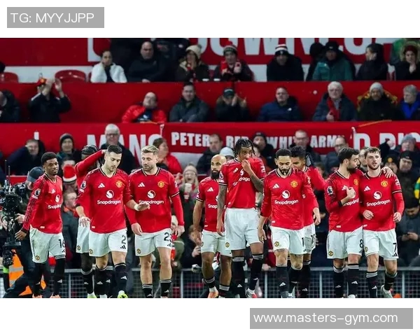 曼联迎来新赛季挑战 重塑辉煌目标高筑 球迷期待再度登顶英超